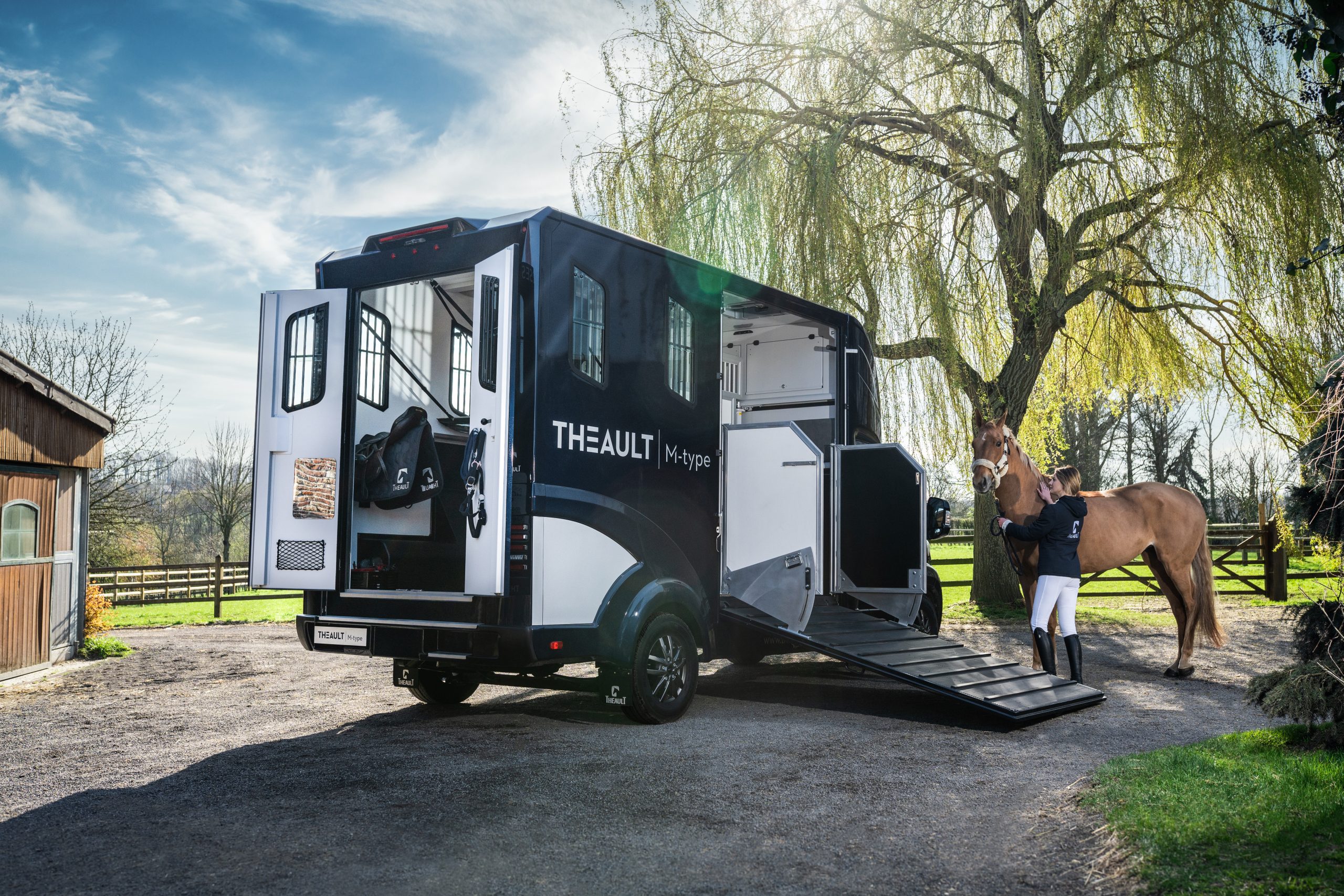 THEAULT • Custom Horse Transport Vans • Barnwalkers